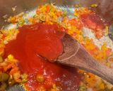 A picture of step 4 of Dominican spaghettis.