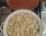 2017. Ricottás parajos tortelloni paradicsom szósszal 😋 recept fázis 2 fotója