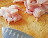 Foto del paso 1 de la receta: Pastel de pollo y cebolla caramelizada picante