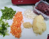 Foto langkah ke 2 dari resep Beef and Veggie Samosa.
