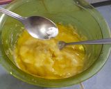 Foto langkah ke 3 dari resep Kue Pisang Kukus Coklat Lumer.