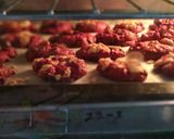 Foto langkah ke 7 dari resep Red Velvet Chruncy Cookies.