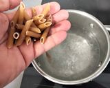 Foto del paso 1 de la receta: Maccheroni al pesto de calabacín