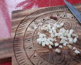 Foto del paso 2 de la receta: Espaguetis integrales con gambas al ajillo picantes