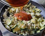 Foto del paso 2 de la receta: Salteado🍛🍲🌽 de maiz tierno, coliflor y calabacin con salsa de tomate casera🍱🥦🍅