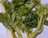 Foto del paso 3 de la receta: Ensalada con nueces, espinacas, apio y roquefort