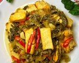 Foto langkah ke 5 dari resep Tumis Sayur Asin Tahu Kuning.