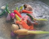 Foto langkah ke 3 dari resep Chicken Sinigang.