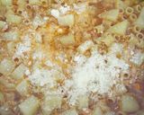 A picture of step 3 of Pasta stew.