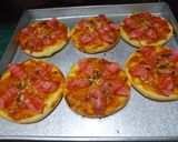 Foto langkah ke 9 dari resep Pizza mini ekonomis (pizza kw).