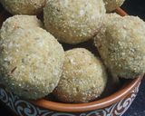 A picture of step 8 of Poha Makhana Ladoo.