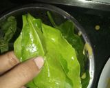A picture of step 2 of Crispy palak folded Frankie.
