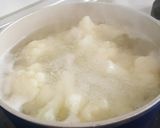 Foto del paso 1 de la receta Coliflor y pasta gratinadas con bechamel a la mostaza
