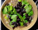 Foto langkah ke 7 dari resep Kwetiau Kuah Daging Jamur.