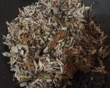 Foto langkah ke 3 dari resep Tongkol Suwir Pedas.