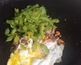 Foto langkah ke 7 dari resep Pare telur cah Sapi.