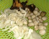 A picture of step 1 of Simple Vegetarian Hu Tieu Noodle Soup.