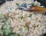 Foto langkah ke 6 dari resep Broccoli Chicken Mac and Cheese.