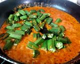 A picture of step 3 of Dahi Masala Bhindi (Okra in Spicy Yogurt Sauce).