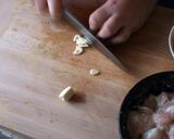 Szójaszószos csirke recept pirított fenyőmaggal recept fázis 6 fotója