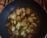 Foto langkah ke 4 dari resep SIRLOIN STEAK with MUSHROOM SAUCE.