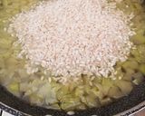 Foto del passaggio 2 della ricetta Risotto con zucchina lunga ai 4 formaggi