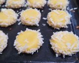 Foto langkah ke 5 dari resep Thumbprint Choco Cheesy.