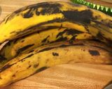 Foto del paso 1 de la receta: Frituras de plátano macho verde