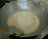 A picture of step 3 of Sooji Halwa.