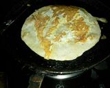 A picture of step 5 of Chicken tikka kathi roll.