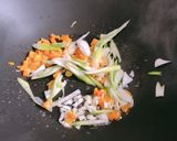 Hình bước làm 3 của món Cá Thầy Tu (Monkfish) Chiên Kèm Bún Tàu Xào Tương Hột