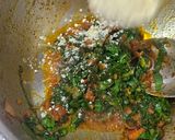 A picture of step 2 of Lasooni palak.
