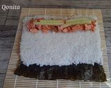 Foto langkah ke 5 dari resep Maki Sushi (Sushi Roll).