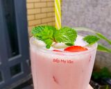 Hình bước làm 4 của món Strawbery Yogurt Ice Blended (Sữa chua dâu tây đá xay)