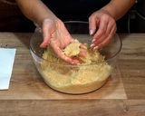 A picture of step 7 of Apple Crumble Pie.
