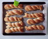 Foto del passaggio 10 della ricetta Treccine siciliane 🌷
