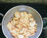 A picture of step 2 of Quick Potato chips.