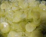 Foto del paso 2 de la receta: Tortilla de patata con pimientos del padrón