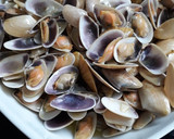 Foto del paso 4 de la receta: Coquinas al ajillo