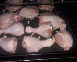 Foto del paso 3 de la receta: Pollo al horno y papas al horno con queso 😊