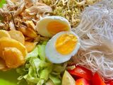Soto Ayam Bumbu Kuning