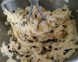 Foto del paso 3 de la receta: Galletitas con chips, usando una premezcla de torta