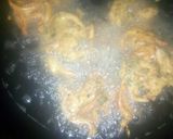 A picture of step 3 of Piyaz k pakory.