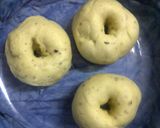 Foto langkah ke 6 dari resep Donat oregano cocolan pedass.
