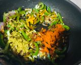 તવા પુલાવ (Tava Pulao Recipe In Gujarati) રેસીપી સ્ટેપ3ફોટો