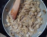 Rozmaringos csirke mustáros gombaraguval recept fázis 2 fotója