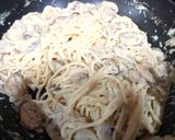 Foto del paso 4 de la receta Espaguetis con salsa blanca y champiñones