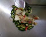Foto langkah ke 2 dari resep Tumis Buncis Jamur Kancing.