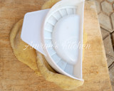 A picture of step 15 of Meat pie.