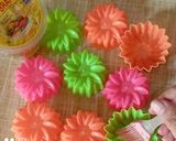Foto langkah ke 4 dari resep Cenil Singkong Flower.